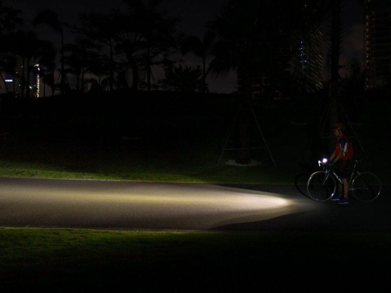 Latarka Diodowa Fenix Bc25r - Rowerowa