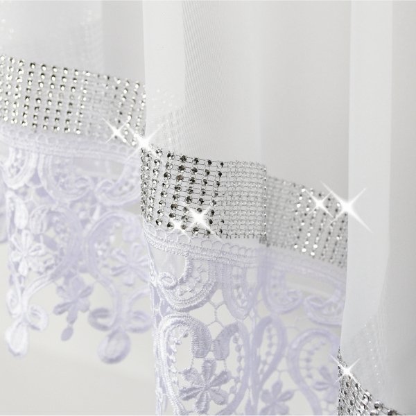 Krótka firana w łuk Diana – idealna dekoracja do kuchni lub jadalni.