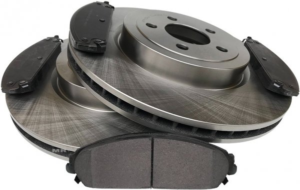 Przednie tarcze 345mm oraz klocki hamulcowe Dodge Charger