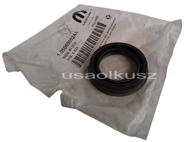 Uszczelniacz półosi manualnej skrzyni biegów MOPAR Chrysler Neon 2003-2005