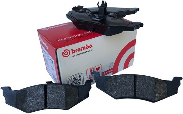 Klocki hamulcowe tylne BREMBO Chrysler New Yorker