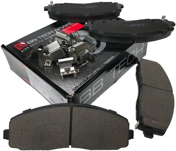 Klocki hamulcowe przednie z zestawem montażowym Chrysler Voyager Town Country 2012-2016