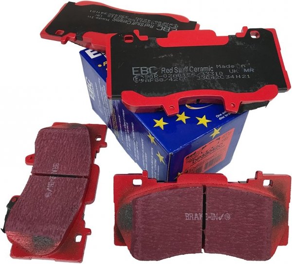 Przednie klocki RedStuff + NAWIERCANE NACINANE tarcze hamulcowe 352mm EBC seria GD Ford Mustang 2015-