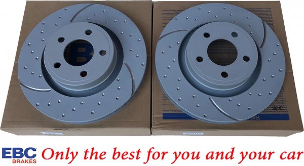 Przednie klocki RedStuff + NAWIERCANE NACINANE tarcze hamulcowe 320mm EBC seria GD Ford Mustang 2015-