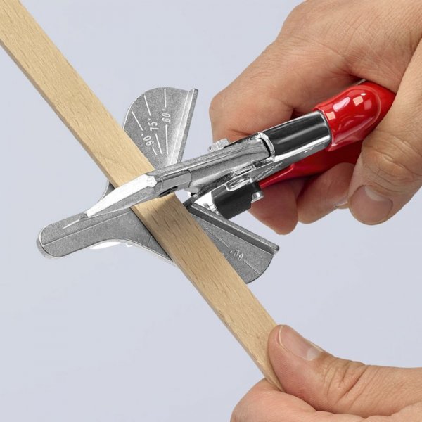 OBCINAK UCIOSOWY DO PROFILI Z TWORZYWA SZTUCZNEGO 215MM (1 SZT)