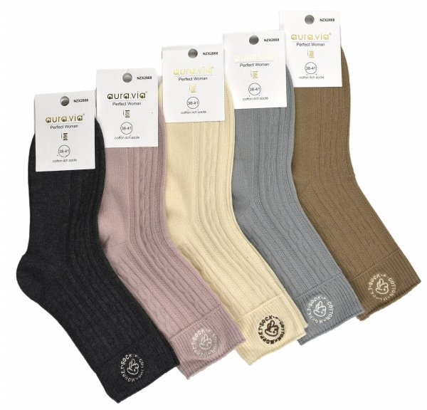 Zestaw stylowych skarpetek damskich Aura.Via – bawełna, haft i subtelna struktura. Idealne do pracy i na co dzień.