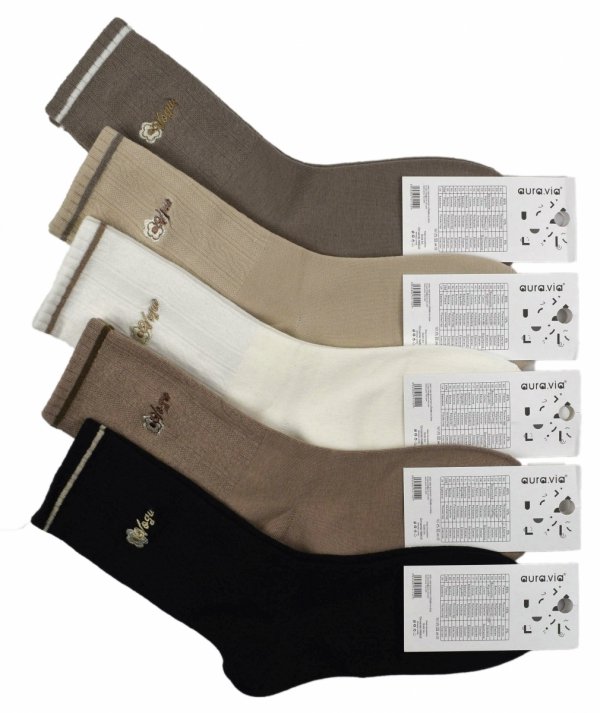 Delikatne, kobiece i stylowe – te skarpetki z kwiatowym haftem sprawią, że każdy Twój krok będzie bardziej elegancki.