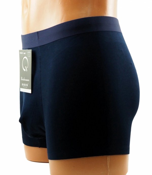 Bambusowe bokserki Aura.Via łączą naturalną miękkość i elastyczność z ponadczasowym stylem w odcieniu granatu.