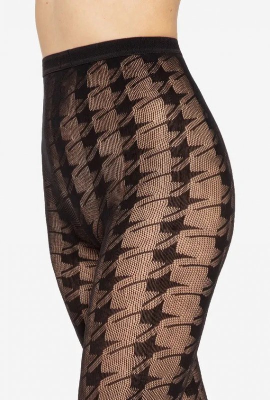 Model Runway to nowoczesne kabaretki inspirowane klasycznym motywem pepitki.