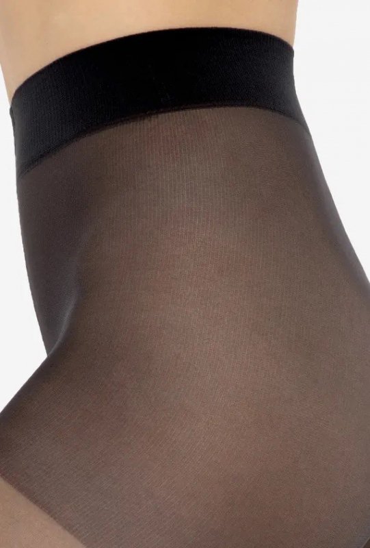 Gatta Comfort Style 20 Den – elastyczne, matowe rajstopy z wzmocnioną częścią majteczkową i bezuciskowym ściągaczem. Komfort i trwałość w klasycznym wydaniu.