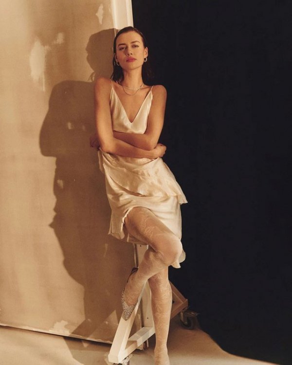 Eleganckie rajstopy 20 Den z liniami i kropkami to must-have w garderobie. Gabriella Moana zachwycają dopasowaniem i subtelnym efektem na nogach.