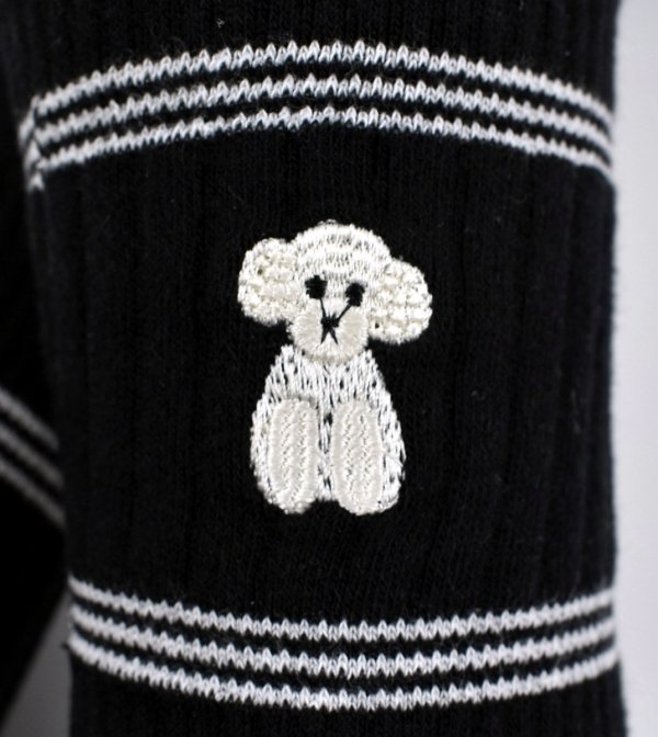 Piesek na skarpetkach? Czemu nie! Aura.Via proponuje zabawny i wygodny model z miękkiej bawełny w kilku modnych kolorach.