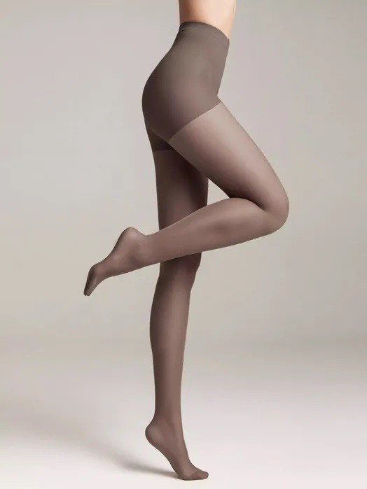 Półprzezroczyste ACTIVE SOFT 40 DEN to natychmiastowy efekt wysmuklenia. Spodenki shaping porządkują kontur, a wzmocnione palce zwiększają trwałość. Rajstopy są wygodne i eleganckie – idealne pod obcisłe sukienki.