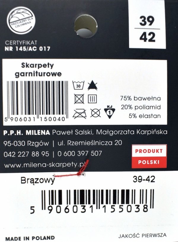 Wykonane z 75% bawełny, są miękkie i przyjemne w dotyku, a dodatek poliamidu i elastanu zapewnia idealne dopasowanie do stopy przez cały dzień.