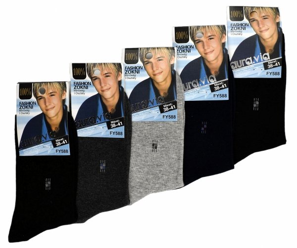 Młodzieżowe skarpety bawełniane dla chłopców w zestawie 5 par zapewniają wygodę i przewiewność na każdy dzień. Subtelny haft dodaje im stylu, a miękka tkanina świetnie sprawdza się podczas codziennej aktywności szkolnej i sportowej.