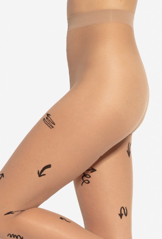 Model Arrow łączy modny wzór z funkcjonalnością, zapewniając wygodę noszenia i stylowy efekt wizualny.