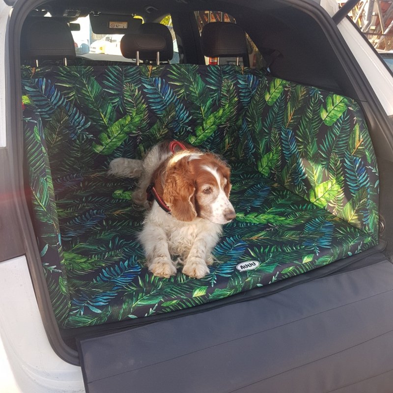  Mata samochodowa dla Psa do bagażnika W Palmowym Klimacie (realizacja  - Renault)) 