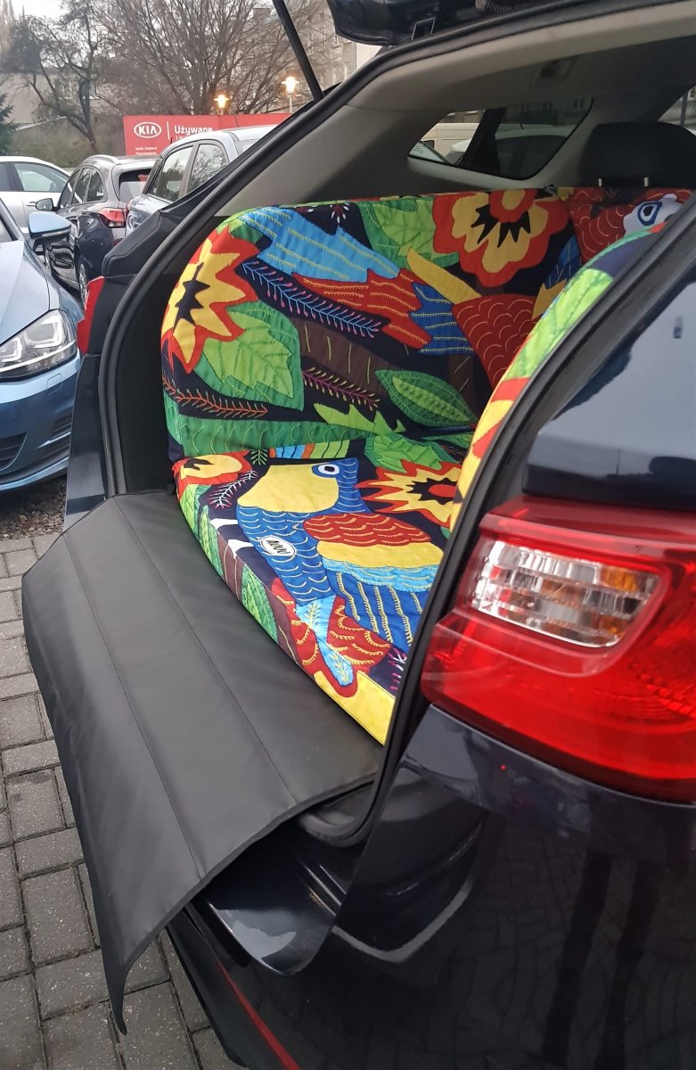 Mata samochodowa dla Psa do bagażnika  -  IGUANA (również w innych wzorach graficznych) 