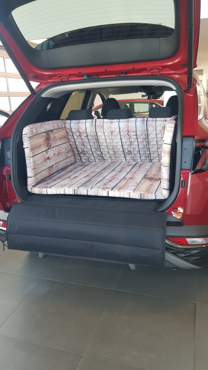 Mata samochodowa dla Psa do bagażnika - Decha jak Się Patrzy (realizacja  - Hyundai Tucson ) 