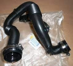 ORIGINAL Ladeluftschlauch Ansaugschlauch RENAULT TRAFIC 2.0 DCI  ,93864697 , 8201068612 , 1657800Q0A ,