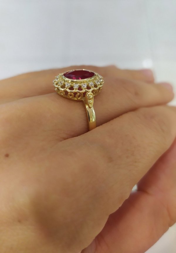 Złoty pierścionek wiktoriański z rubinem syntetycznym PR.00879 pr.585