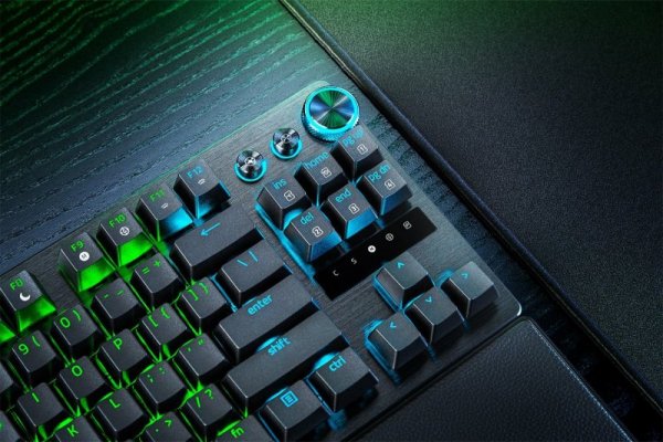 RAZER Huntsman V3 Pro TKL - Analog-Optical E-Sports Gaming Keyboard