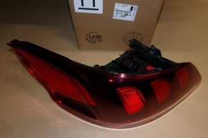Feu arrière Peugeot 301 gauche, 9817301180, 9817301180,