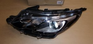Projecteur Peugeot 2008 I, 9825313980, 9825313980,