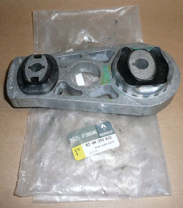 $ Fixation du moteur Renault Laguna II 2.0DCI , 8200292832