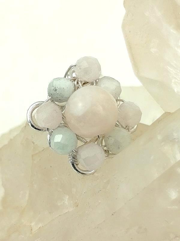 Kolczyki ze srebra z morganitem dla dramaturga, nauczyciela, filozofa