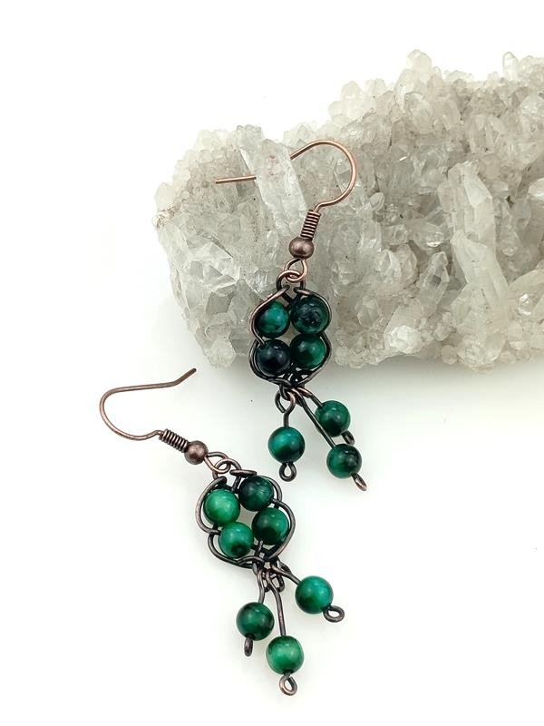 Tygrysie oko - kolczyki z drutu miedzianego, wymiary 4.9x1.1 cm, waga 3.5 grama, znak Lwa, Koziorożca, Bliźniąt, rękodzieło