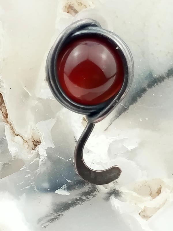 Kolczyki miedziane z karneolem dla znaku Byka, Raka, Lwa, Barana, Panny, Bliźniąt i Skorpiona, rękodzieło