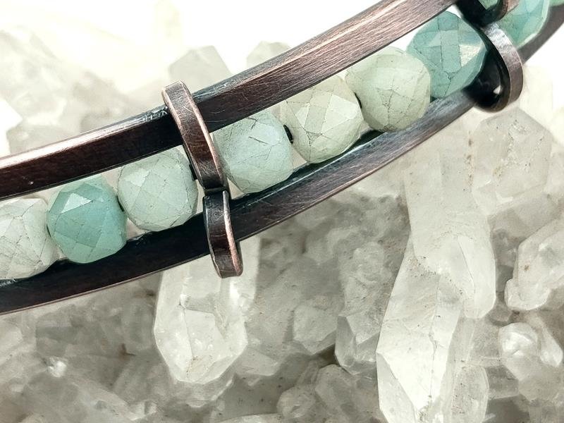 Męska bransoleta miedziana z amazonitem – kamieniem, którego planetą jest Uran