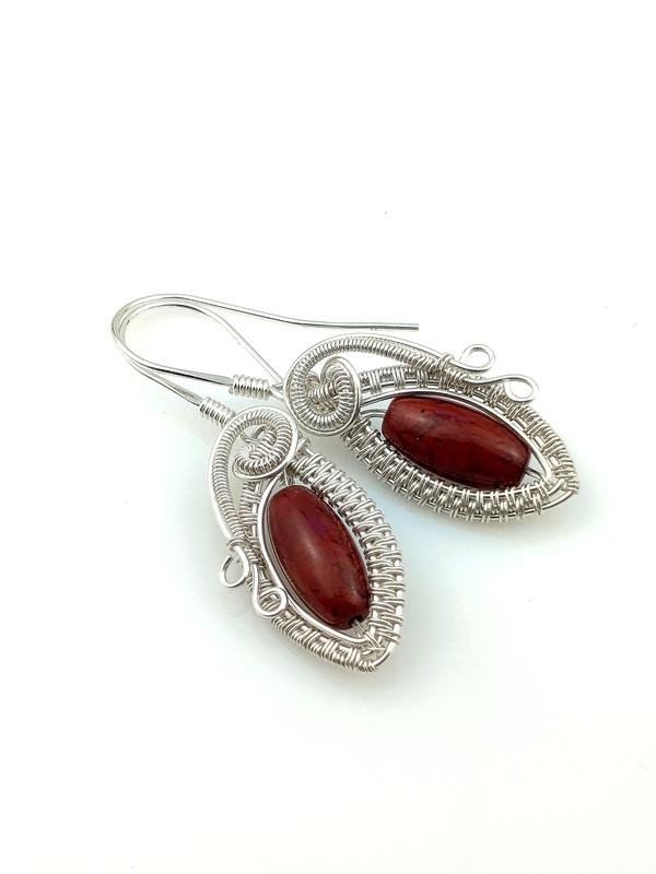 Kolczyki ze srebra z jaspisem czerwonym dla numerologicznej 1, 4, 6 i 9