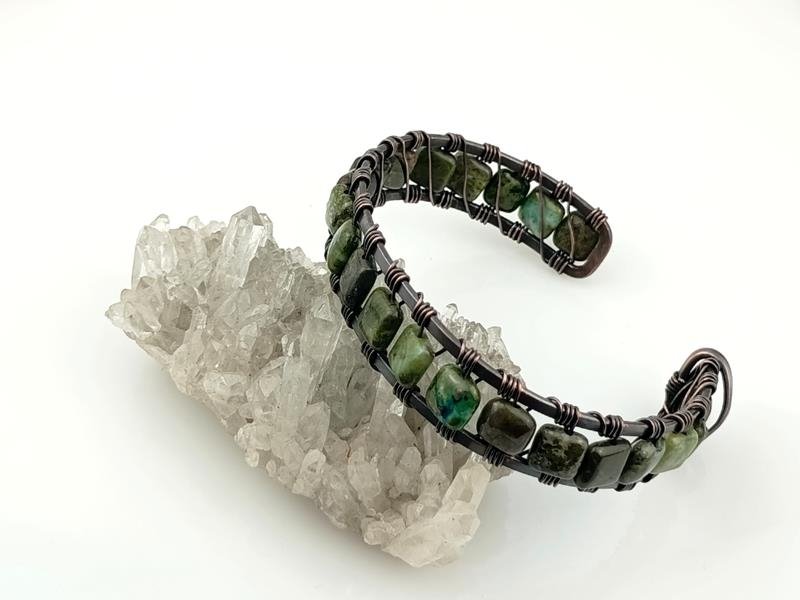 Męska bransoleta miedź z ryolitem dla znaku Wodnika, Lwa i Koziorożca