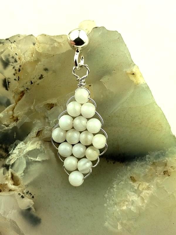 Kolczyki ze srebra z masą perłową łączącą nas z żywiołem wody