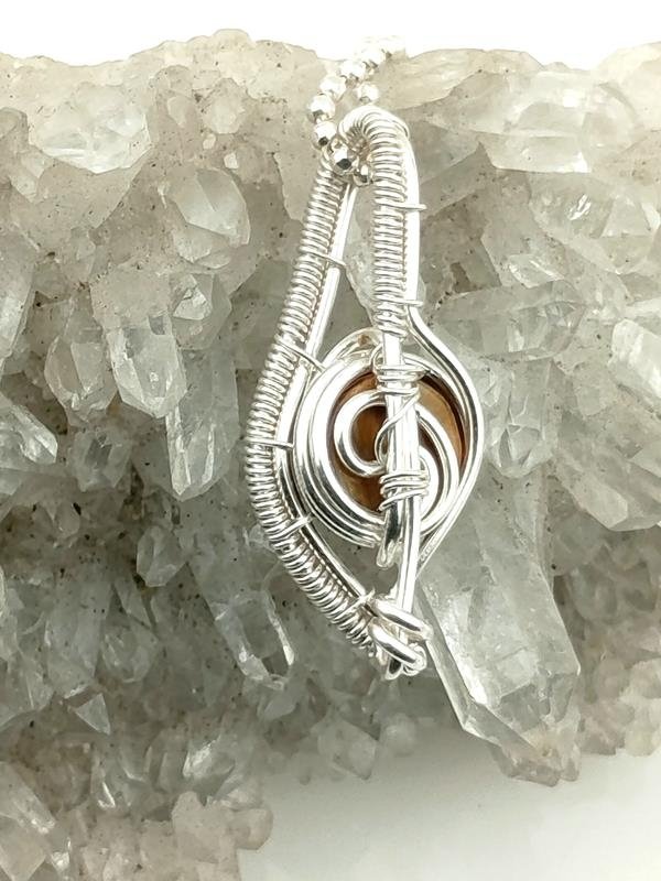 Wisiorek srebro Ag999 z tygrysim okiem dla numerologicznej 1, 4 i 5