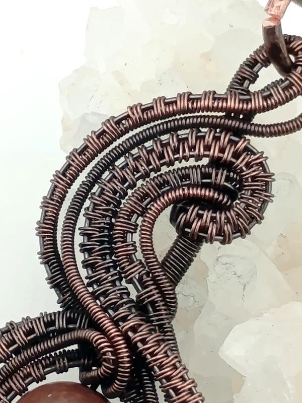 Wisior miedziany z „kamieniem artystów” - jaspisem Picasso