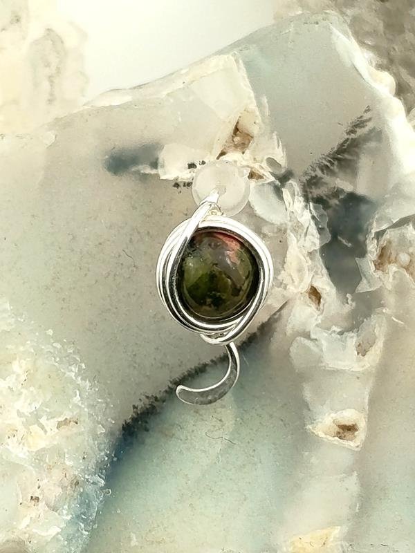 Jaspis unakit – kolczyki srebro Ag999, wymiary 1.4x0.8 cm, waga 1.7 grama, sztyfty, rękodzieło