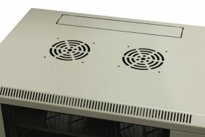 Szafa wisząca niedzielona 19'' 9U, niezmontowana, drzwi blacha/ szkło, 600x450x500mm szer./gł./wys. (w zestawie: półka