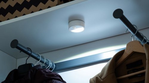 Lampka nocna z sensorem ruchu