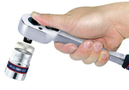 GRZECHOTKA Z PRZYCISKIEM 1/2&quot; 32 ZĘBY 250mm UCHWYT POLEROWANY King Tony