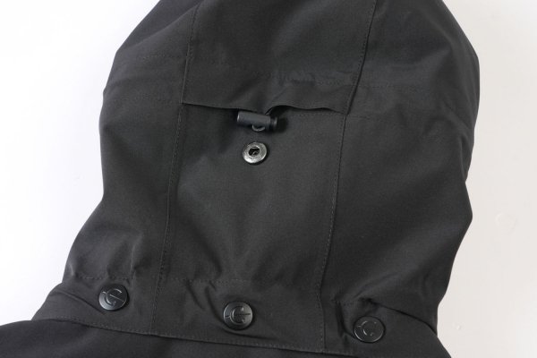 Płaszcz przeciwdeszczowy Covalliero SS2026 - czarny