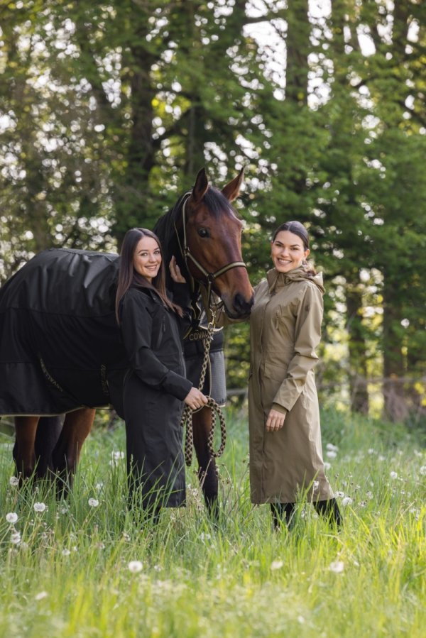 Płaszcz przeciwdeszczowy Covalliero SS2026 - czarny