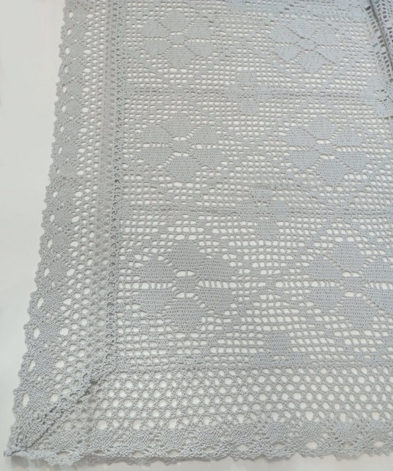 Obrus szydełkowy rozmiar: 140x200 wzór 559 szary 