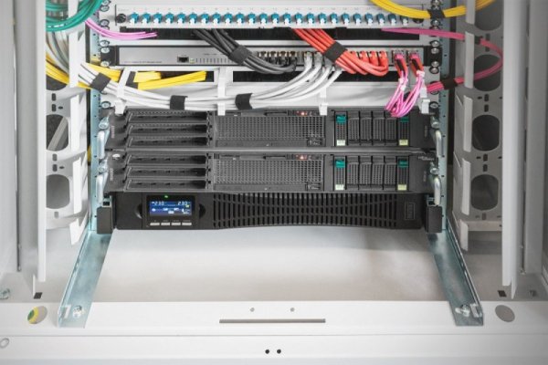 Zasilacz awaryjny UPS Online Rack 19&quot; LCD, 3000VA/3000W, 6x12V/9Ah, 8xC13, 1xC19, USB, RS232, RJ45
