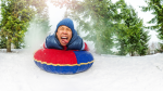 Zimowe Szaleństwa na Śniegu z Dziećmi: Rodzinna Przygoda w Krainie Bieli