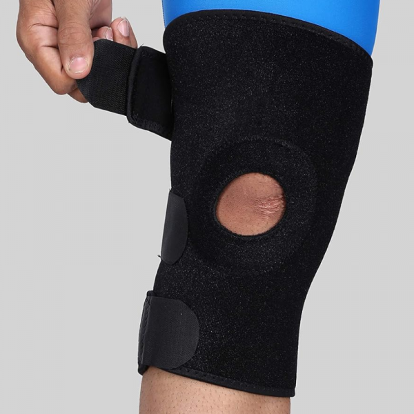 c6_tds0493_Opaska kolano z otworem FULLBLACK
