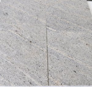 Płytki z granity FROST WHITE, poler:  61x30,5x1 cm 