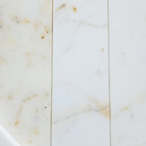 Płytki marmurowe Afyon White, wykończenie satynowe, grubość 1 cm